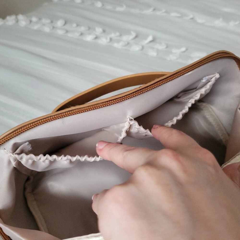 Large Capacity Travel Cosmetic Bag Gold Hardware Camel Minimalist Old Money Chic - Picture 6 of 8